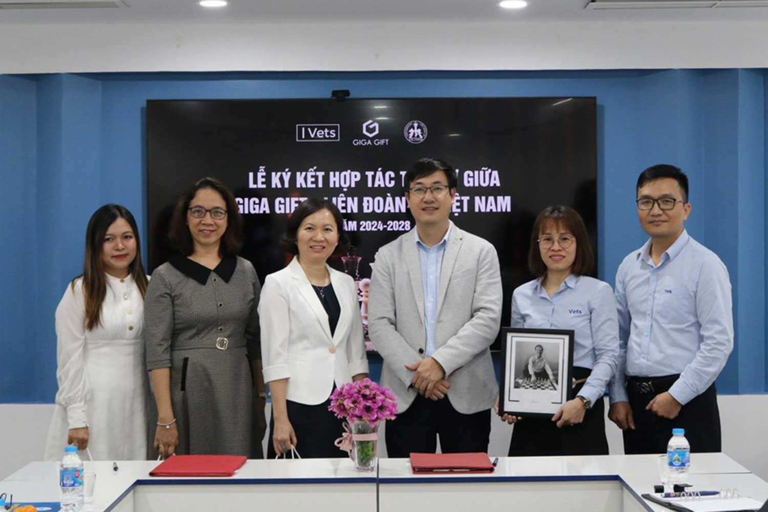 Lễ ký hợp tác tài trợ giữa Giga Gift với Liên đoàn Cờ Việt Nam. 